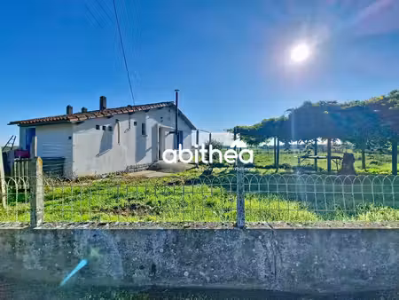 maison de plain-pied - a renover - 1560m2 de terrain - depen