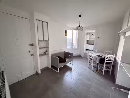 saint nicolas/docks - f2 meuble de 41m2