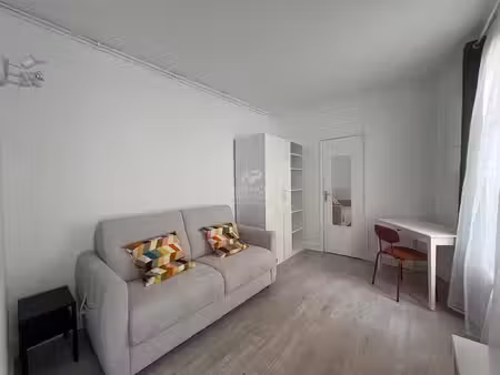 'versailles notre-dame' ? studio meublé 19 m² ? emplacement exceptionnel !