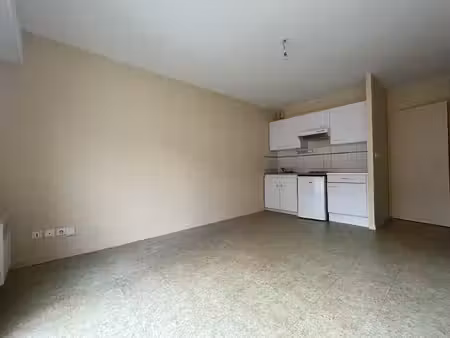 studio - 22 43 m² - centre ville - parking