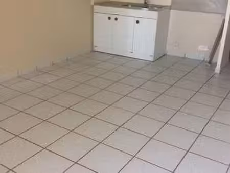 location appartement t1 à pierre-bénite (69310) : à louer t1 / 20m² pierre-bénite
