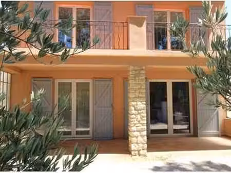 location appartement 3 pièces meublé à saint-cyr-sur-mer (83270) : à louer 3 pièces meublé