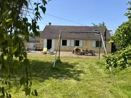 a 10 minutes de la gare de bréval  pour st lazare  maison familiale   5 chambres