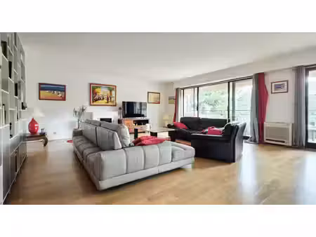 appartement de luxe à vendre dans le quartier caudéran-barrière judaïque