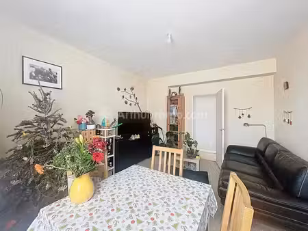 royat – t3 de 75 m² vendu loué – rentabilité immédiate de 7 3 % – parking et cave