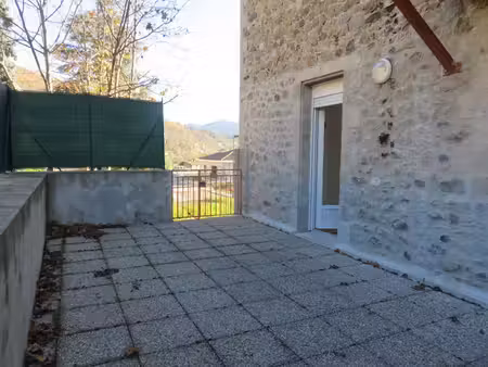 t3 avec terrasse