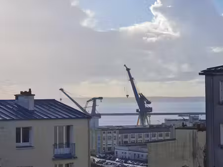 t3 meuble - proche de la tour tanguy - vue mer proche