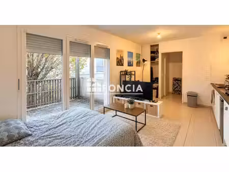 appartement avec balcon exposé ouest et parking – les eyquems