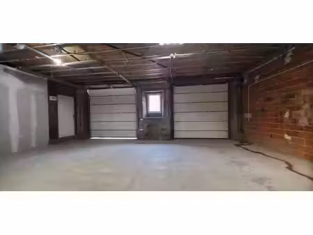 garage - entrepôt 90 m²