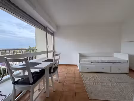 studio meublé avec balcon et pkg à bordeaux caudéran