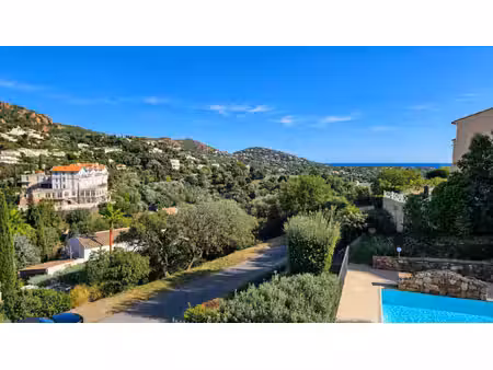 villa de luxe à vendre à agay