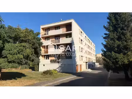 appartement lumineux avec balcon  garage et cave