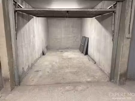 garage fermé en sous-sol de 15 m² – proche aix-en-provence (faibles charges)