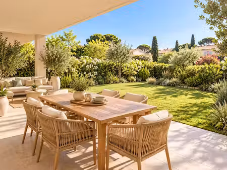 vente appartement 4 pièces 118 m² à hyeres (83400)  745 000 €