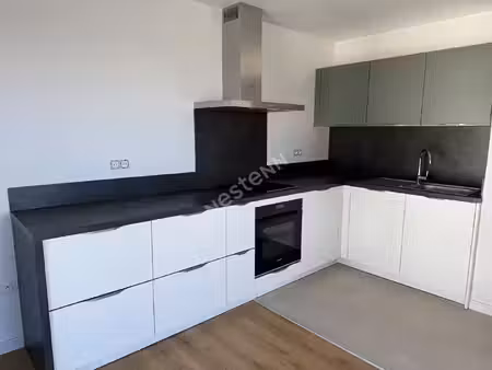 appartement avrillé centre - t3 - 2 chambres - balcon - stationnement sous-sol - sans trav