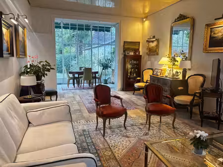 demeure à vendre dans le quartier saint lazare-veneurs
