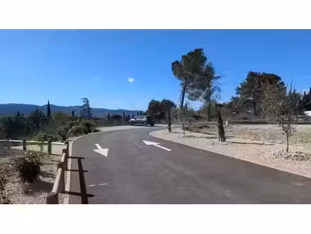 vente terrain 400 m² à cadenet (84160)  174 900 €