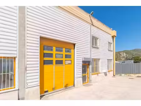 local professionnel à louer gemenos 210m2 1 600€/mois ht/hc