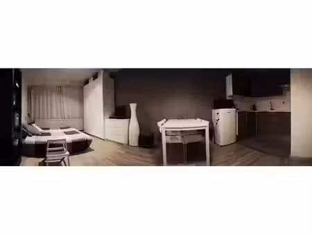 centre-ville louvain : studio rénové et entièrement meublé