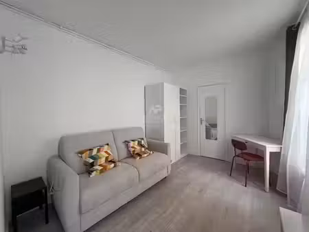 location appartement 1 pièce 18.79 m² à versailles (78000)  871 €