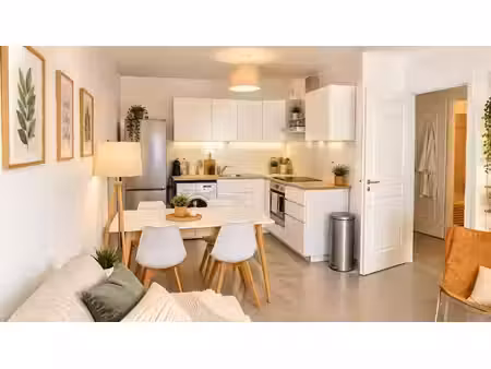 location appartement 2 pièces 50 m² à saint-raphael (83700)  1 046 €