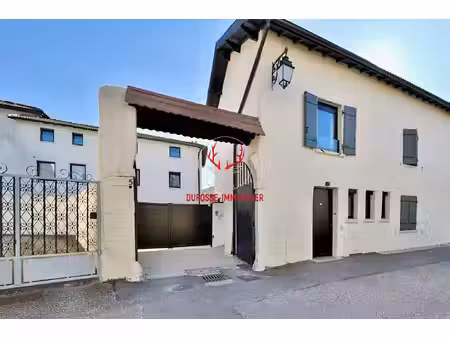 appartement t3 duplex esprit maison de ville 68 m²