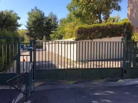 garage / parking
