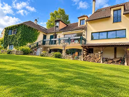 propriété de caractère de 330 m² ? parc de 9 500 m²