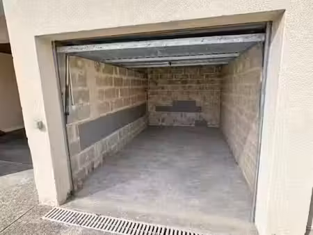 location parking 12 m² à villeparisis (77270)  100 €