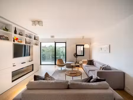 appartement de standing 2 ch  balcon  terrasse et parkings