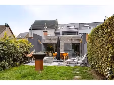 maison entièrement rénovée avec 4 chambres et peb a !