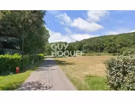 terrain 1050 m2