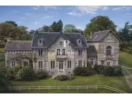 manoir de 1850  maison de gardien et tennis sur un parc de 5 ha