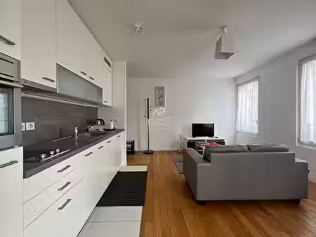 "versailles notre dame" bel appartement meublé de 2 pièces de 41 m² !
