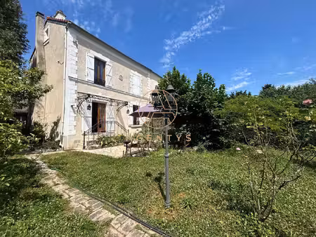 charmante maison avec terrain de 826 m2