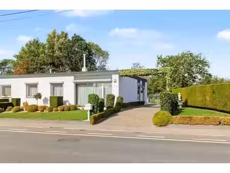 bungalow met 3 slaapkamers en garage