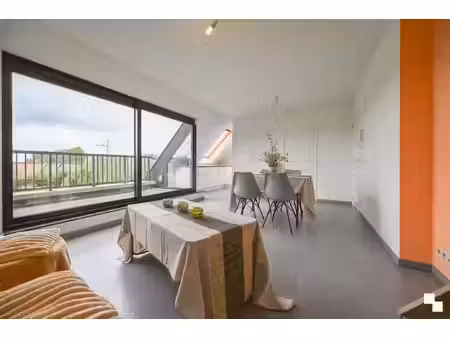 duplex appartement met garage en twee staanplaatsen nabij centrum izegem