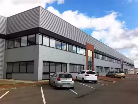 location local d'activités combs la ville 3 299 m²