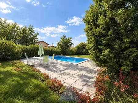 thil – maison familiale d’environ 140 m² habitable avec piscine sur terrain constructible 