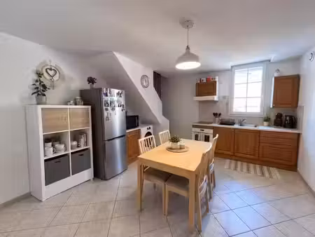 appartement t2/t3 idéalement situé au centre de gréoux