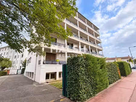 achat local professionnel 114m²