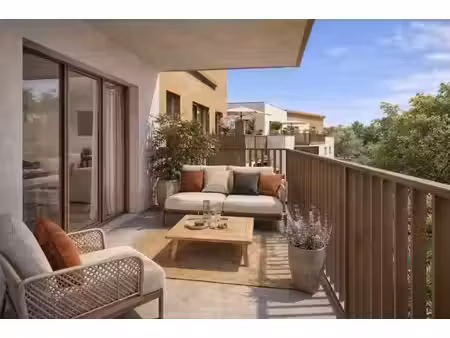 au coeur du quartier saint-anne ! charmant t2 avec son éspace éxtèrieur !