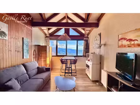 font-romeu – exclusivité – studio cabine mezzanine au pied du télécabine  dernier étage ..