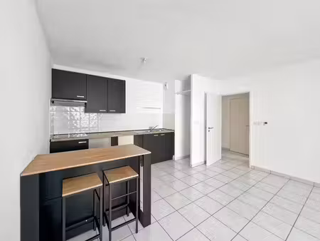 toulouse  soupetard - appartement t2 vide  balcon + place de parking en sous-sol