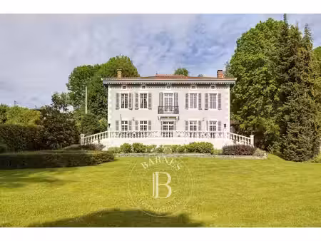 aspet  maison de maitre  parc et piscine.