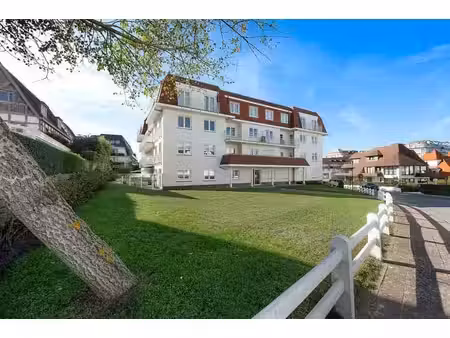 appartement d'angle récemment rénové avec 3 chambres et u...