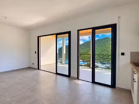 appartement 1 chambre avec une spectaculaire vue mer et marina dans résidence neuve à anse