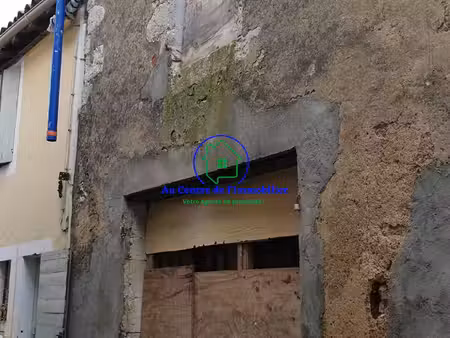 a vendre : maison de ville à rénover entièrement