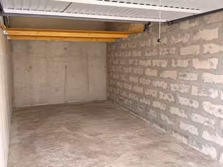garage frejus (secteur hopital) 13 m2