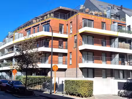 ruim (126m²) en lichtrijk appartement met 3 slaapkamers  ...